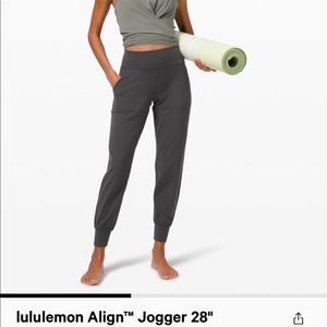 Lululemon Align Joggers in Black size 6